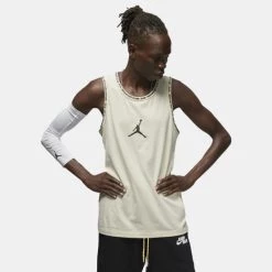 Ολοκαίνουργιο 🧨 Αμάνικα T-shirts Jordan Dri-FIT Graphic Ανδρικό Αμάνικο T-shirt PEARL WHITE/BLACK/BLACK 🎉