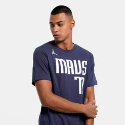 Συμφωνίες ⌛ T-Shirts | Μπλούζα κοντό μανίκι Jordan NBA Dallas Mavericks Luka Doncic Statement Edition Ανδρικό T-Shirt COLLEGE NAVY/DONCIC LUKA 🔥 -Jordan Κατάστημα nike dal m nk es stmt nn tee 2