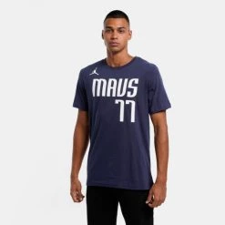 Συμφωνίες ⌛ T-Shirts | Μπλούζα κοντό μανίκι Jordan NBA Dallas Mavericks Luka Doncic Statement Edition Ανδρικό T-Shirt COLLEGE NAVY/DONCIC LUKA 🔥